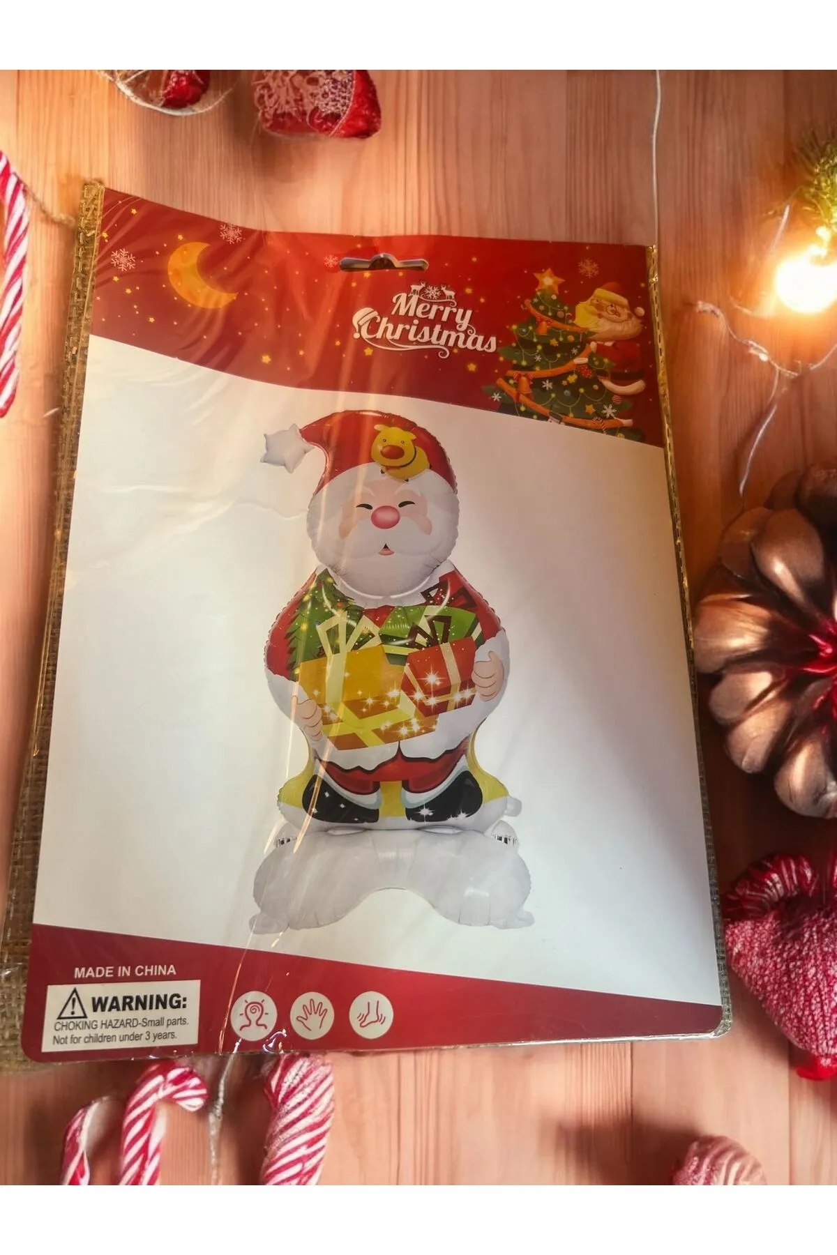 Yılbaşı%20Ağacı%20Noel%20Baba%20HediyePaketiTutan%20Model%20%203d%20Folyo%20Balon%20Ayakta%20Duran%2090Cm